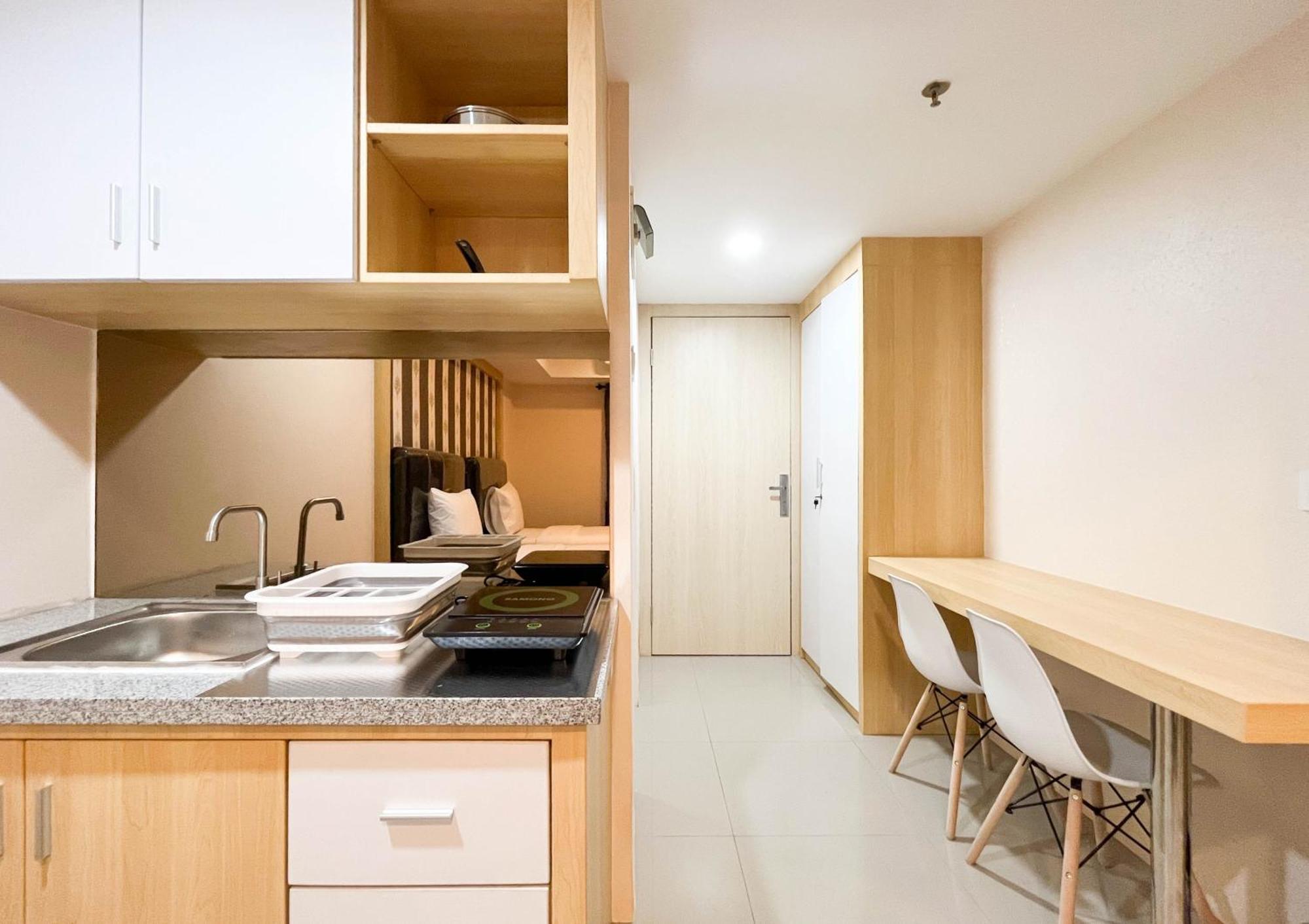 Comfortable And Tidy Studio De Prima Apartment By Travelio Medan Esterno foto