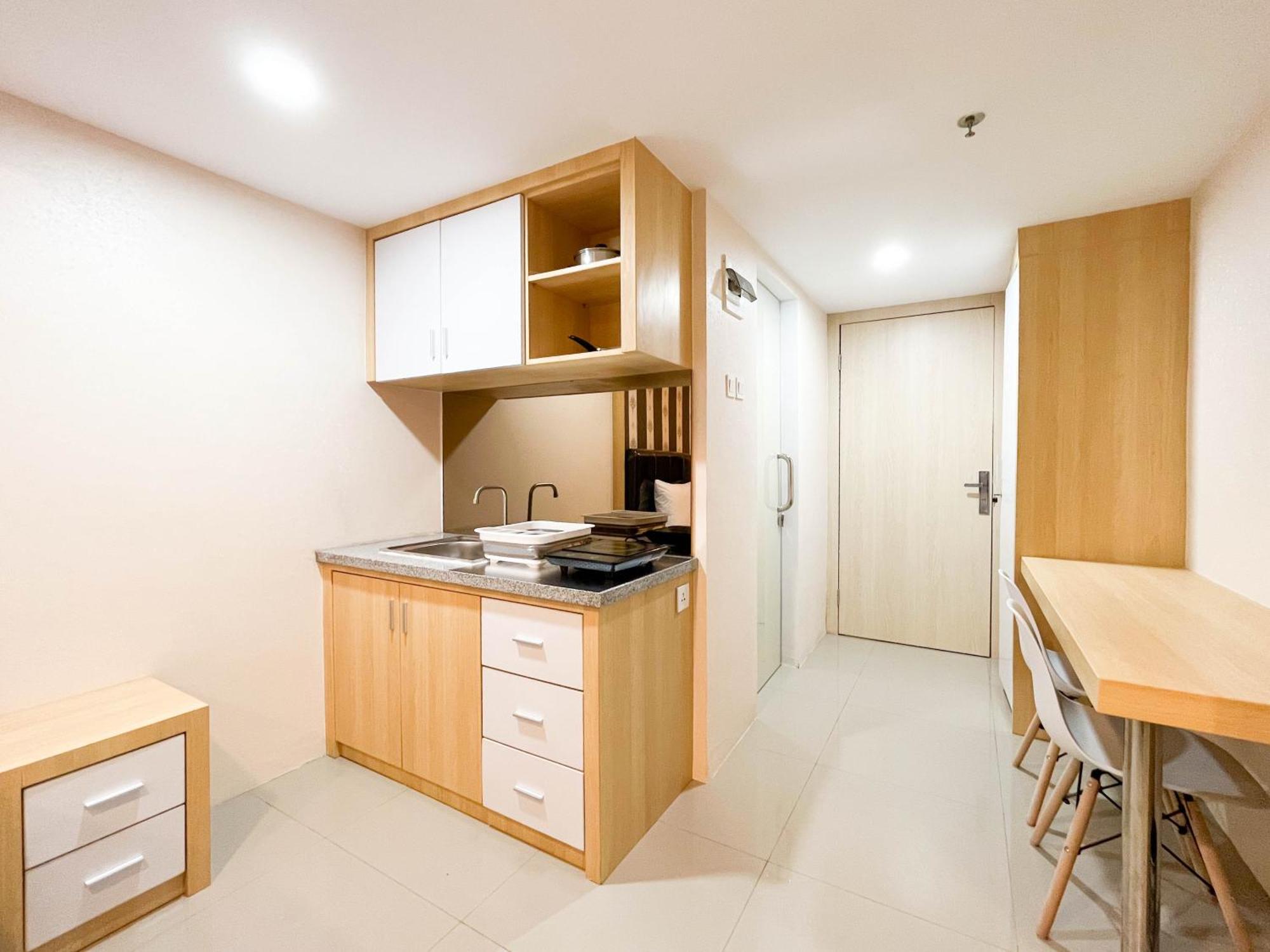 Comfortable And Tidy Studio De Prima Apartment By Travelio Medan Esterno foto